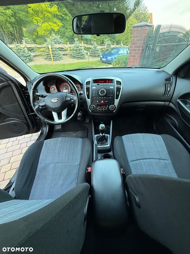 Kia Ceed 1.4 CVVT Attract - 27