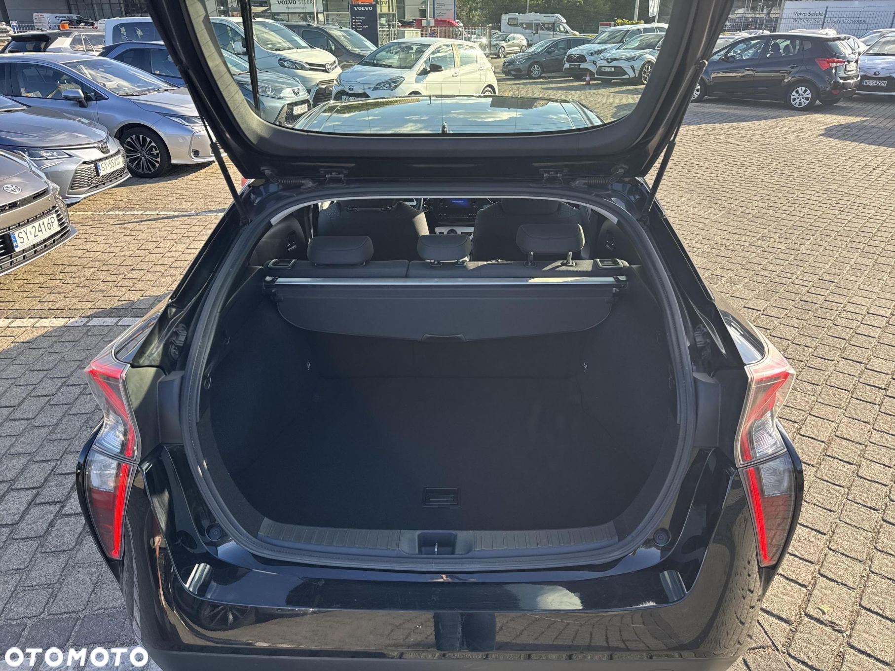 Toyota Prius - 25