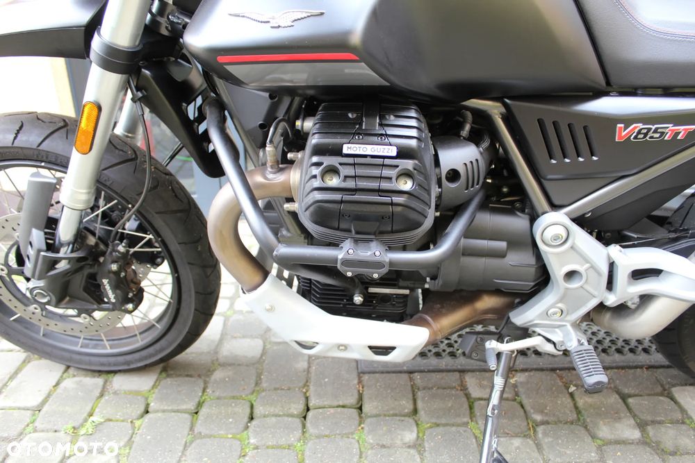 Moto Guzzi V85 - 6