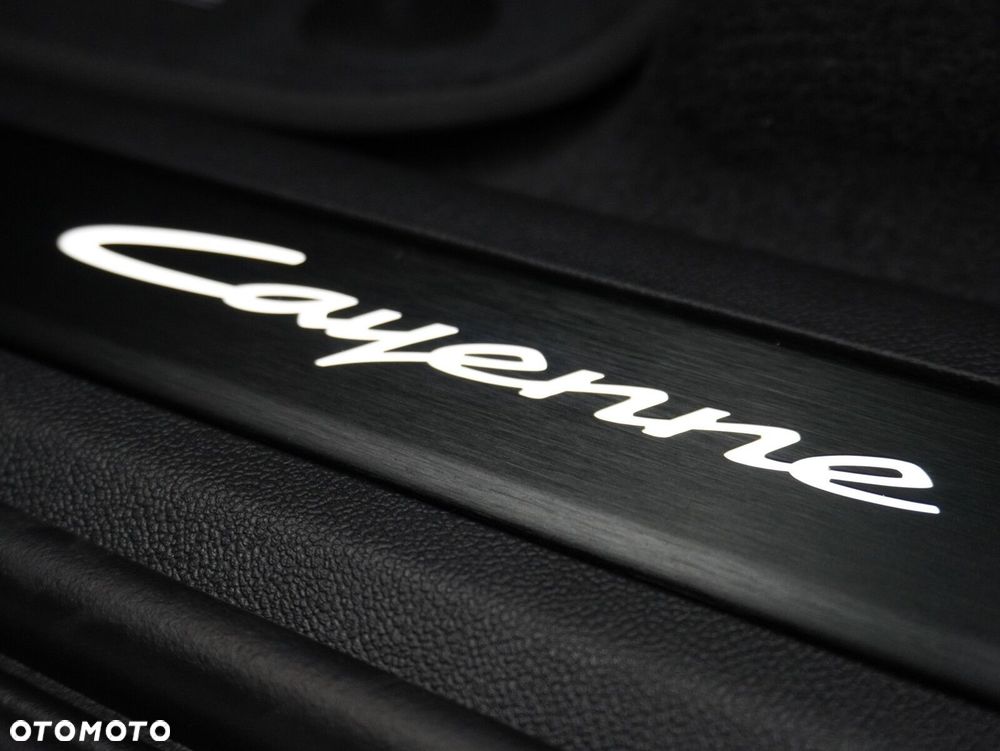 Porsche Cayenne Black Edition - 24