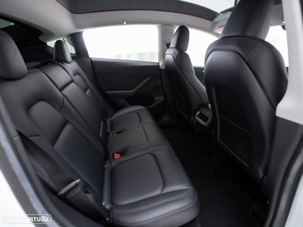 Tesla Model Y RWD - 13