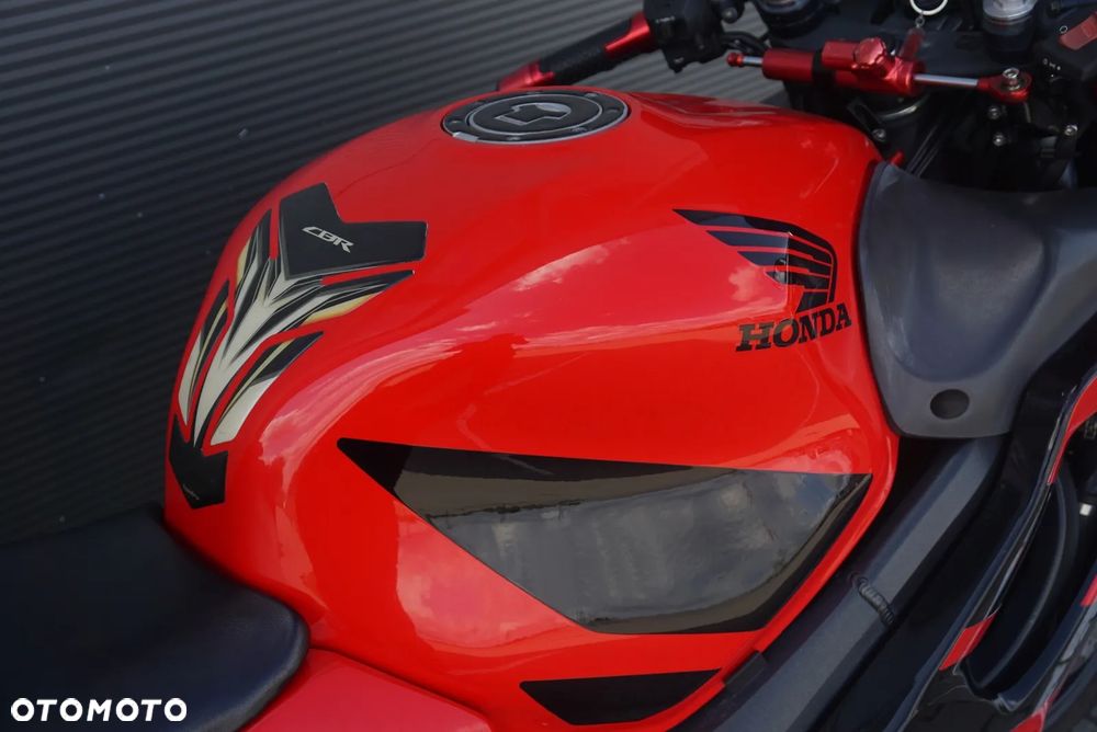 Honda CBR - 6