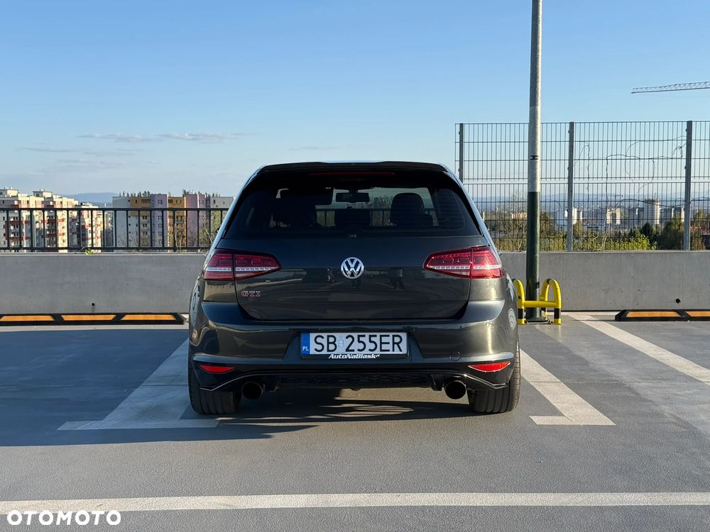 Volkswagen Golf - 4