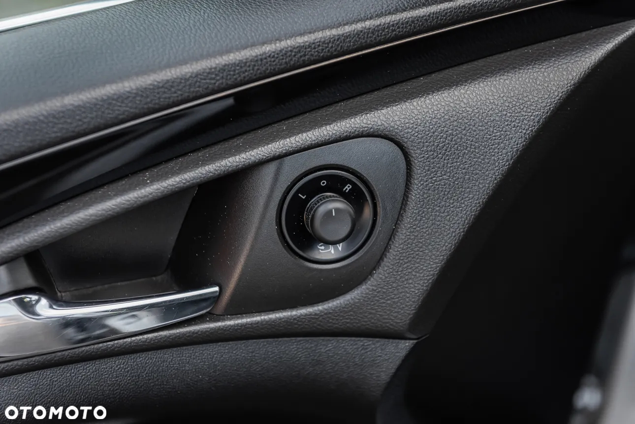 Opel Insignia 2.0 CDTI Design Edition - 16
