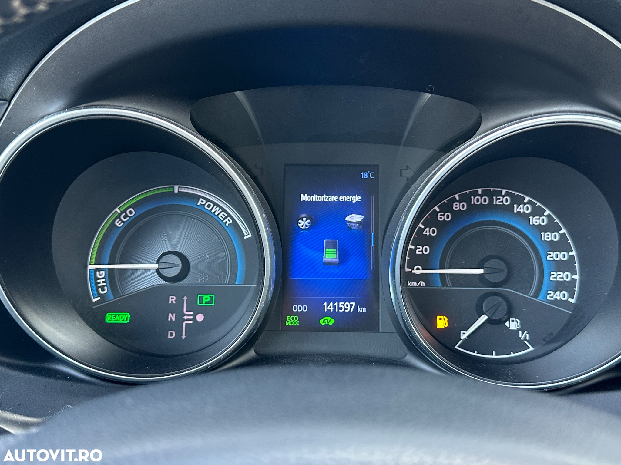 Toyota Auris 1.8 L VVT-i HSD Terra - 8