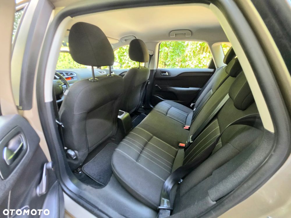 Citroën C4 VTi 95 Attraction - 8