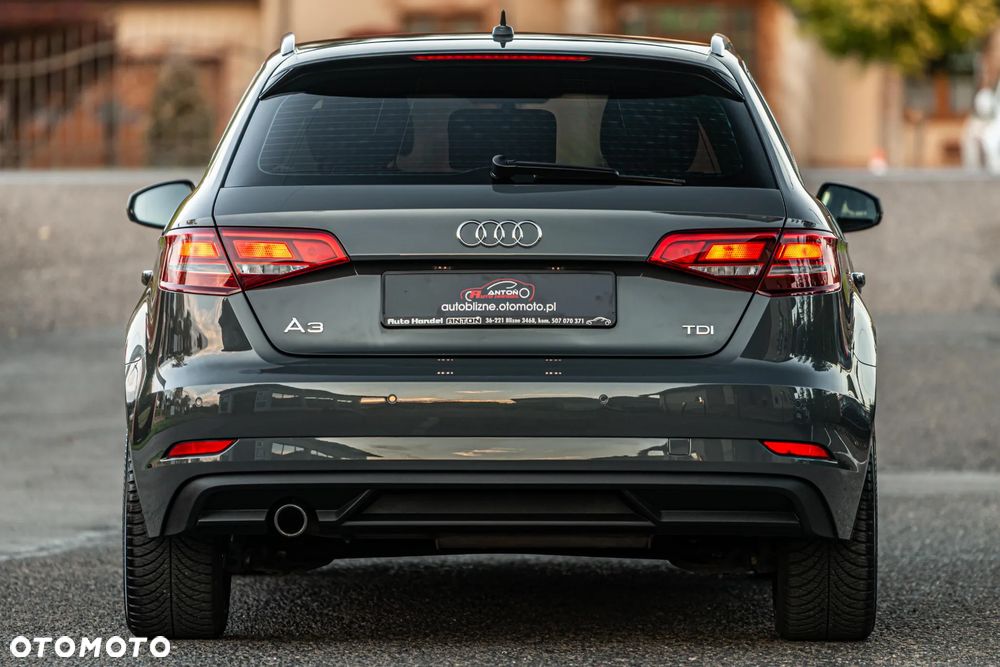 Audi A3 Sportback 1.6 TDI design - 17