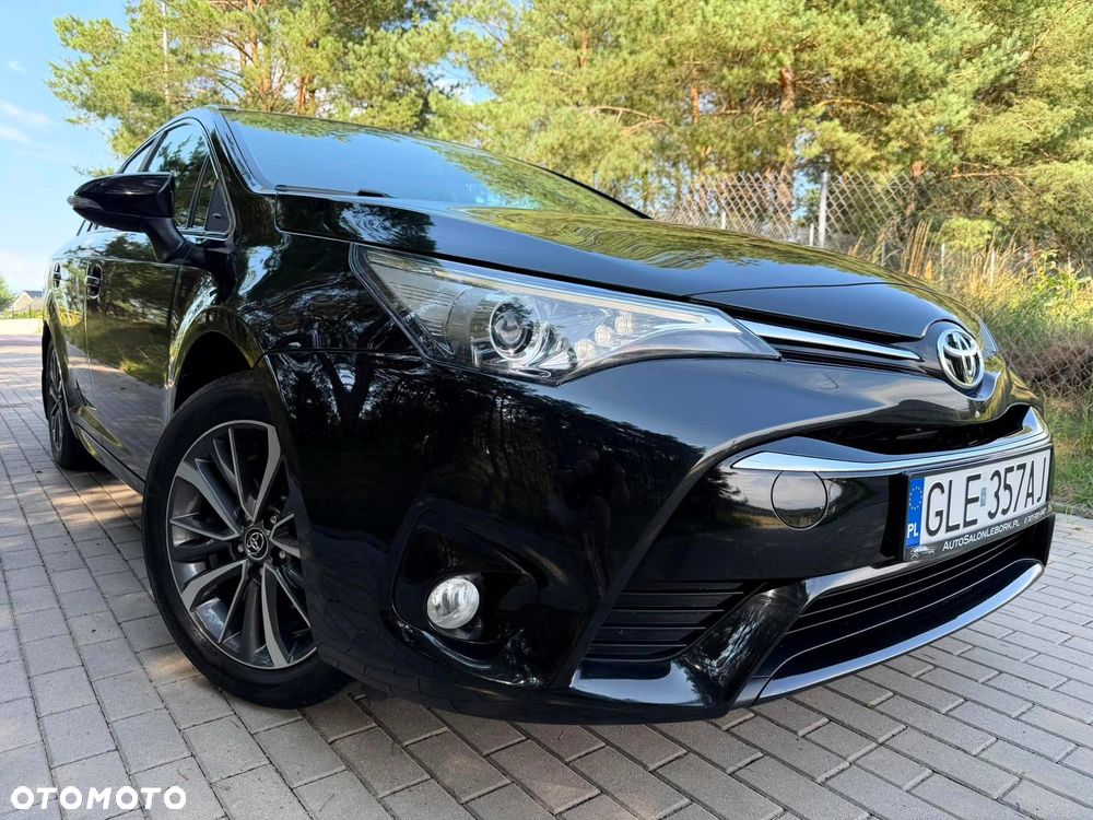 Toyota Avensis 1.8 Premium MS - 16