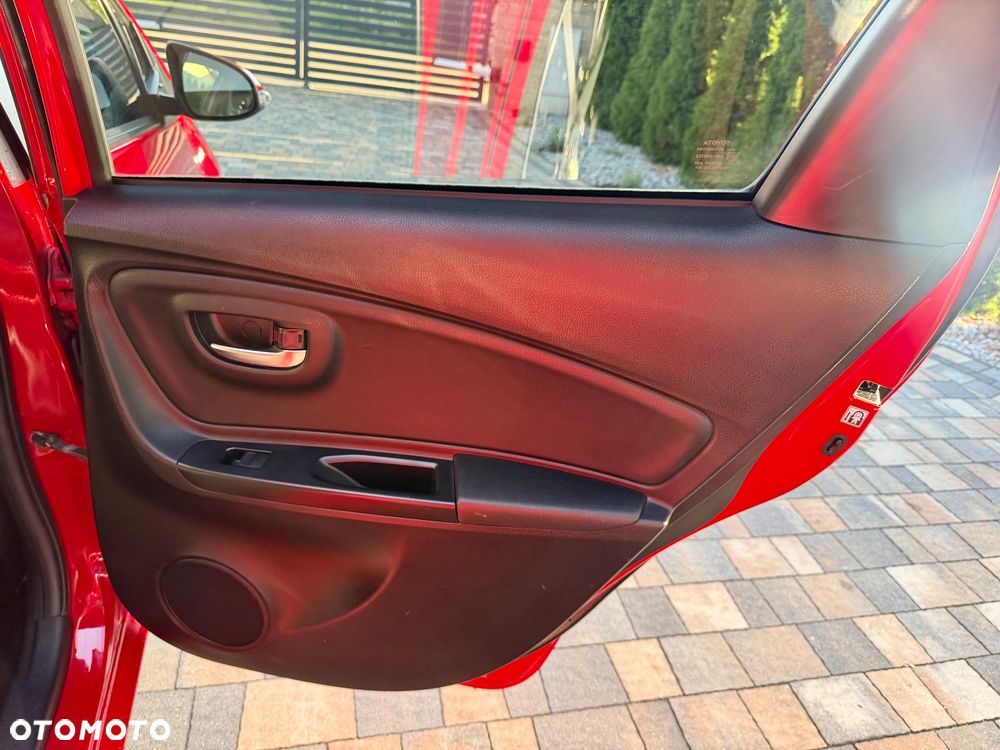 Toyota Yaris Hybrid 100 Sol - 14