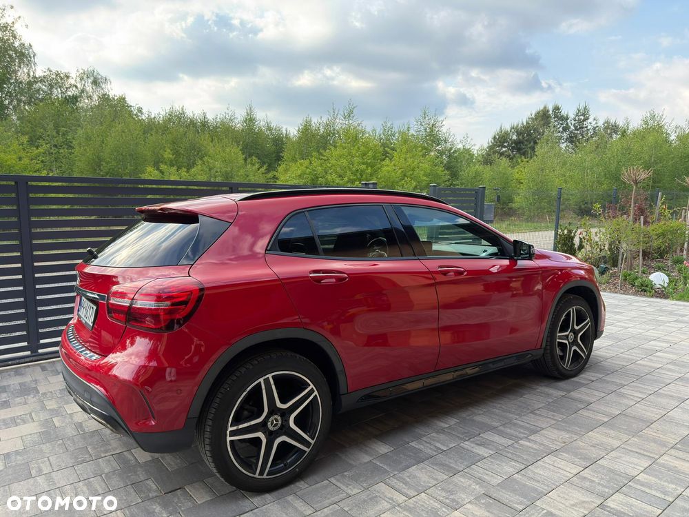 Mercedes-Benz GLA 220 4-Matic AMG Line - 2