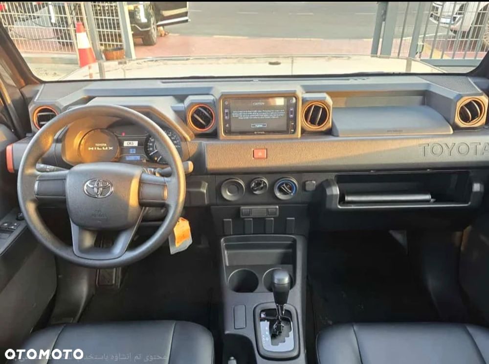 Toyota Hilux - 10