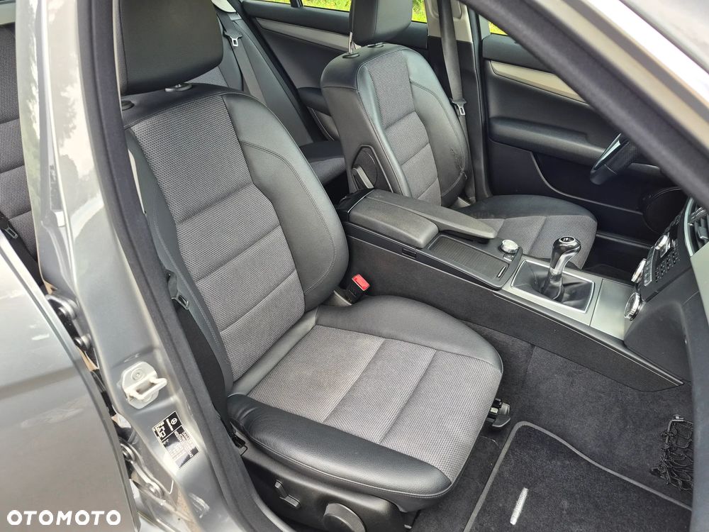 Mercedes-Benz Klasa C 180 (BlueEFFICIENCY) Elegance - 14