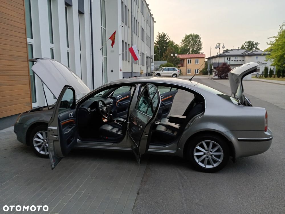 Skoda Superb 2.0 TDI DPF Platinum - 8