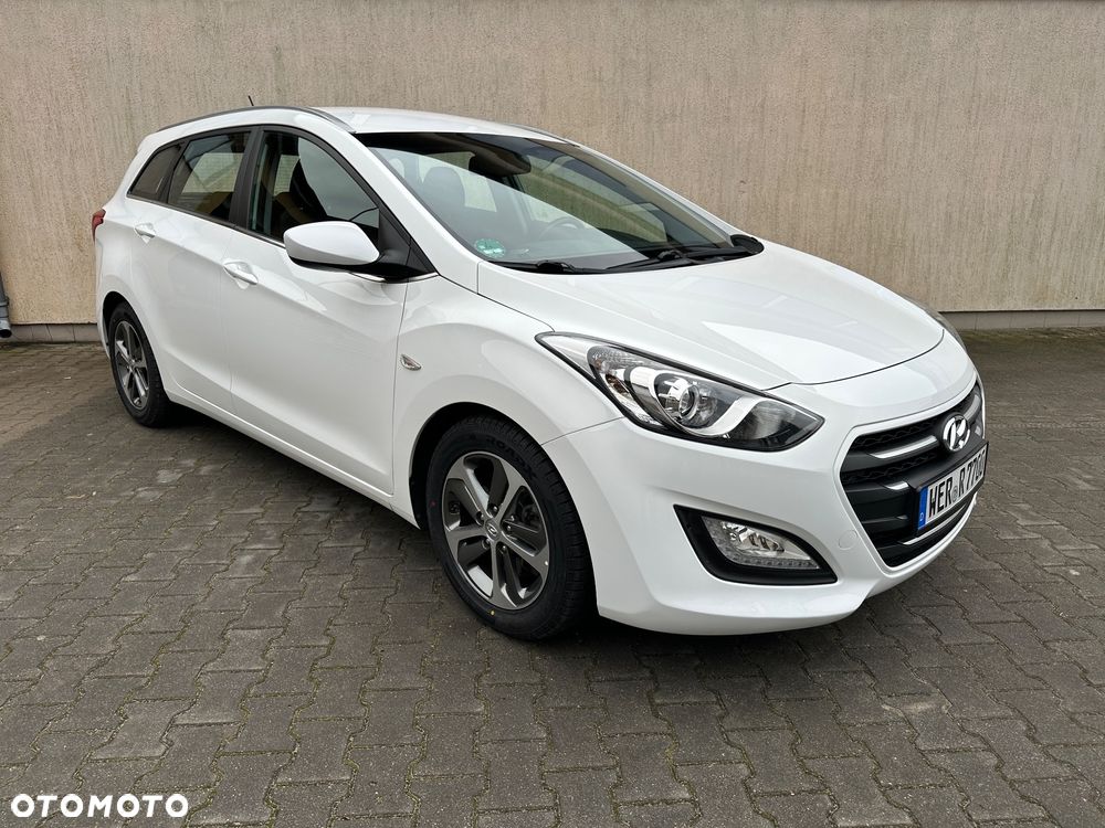 Hyundai i30 blue Kombi 1.6 GDi Passion - 12