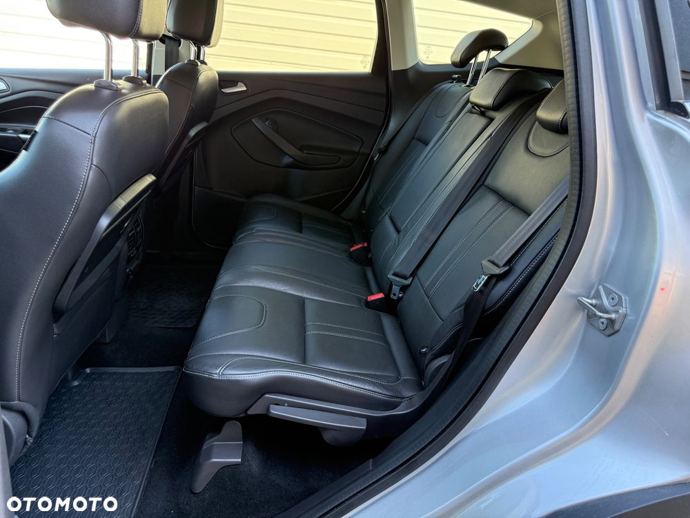 Ford Kuga 2.0 TDCi 2x4 Titanium - 24
