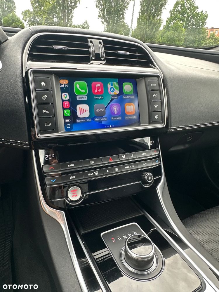 Jaguar XE 20d R-Sport - 26