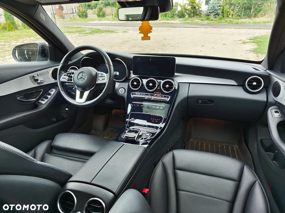 Mercedes-Benz Klasa C 300 4Matic 9G-TRONIC AMG Line - 20