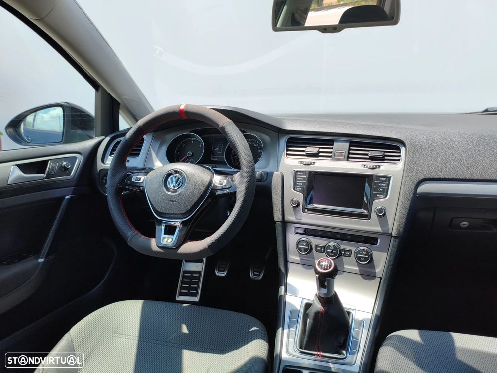 VW Golf 1.6 TDi R-Line - 22