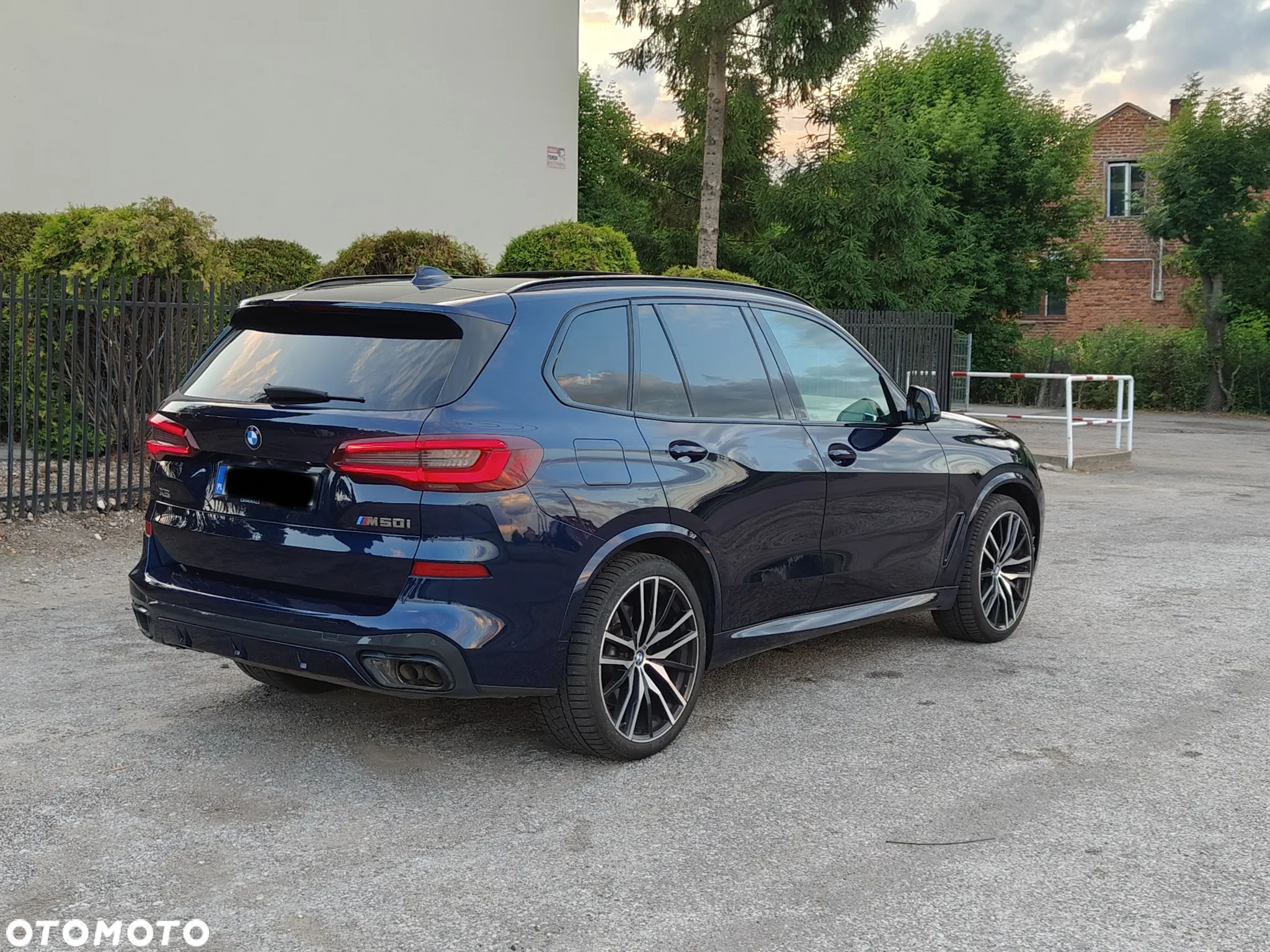 BMW X5 M M50i - 4