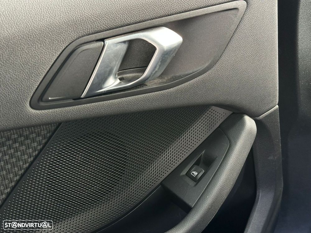 BMW 116 d Pack M Auto - 12