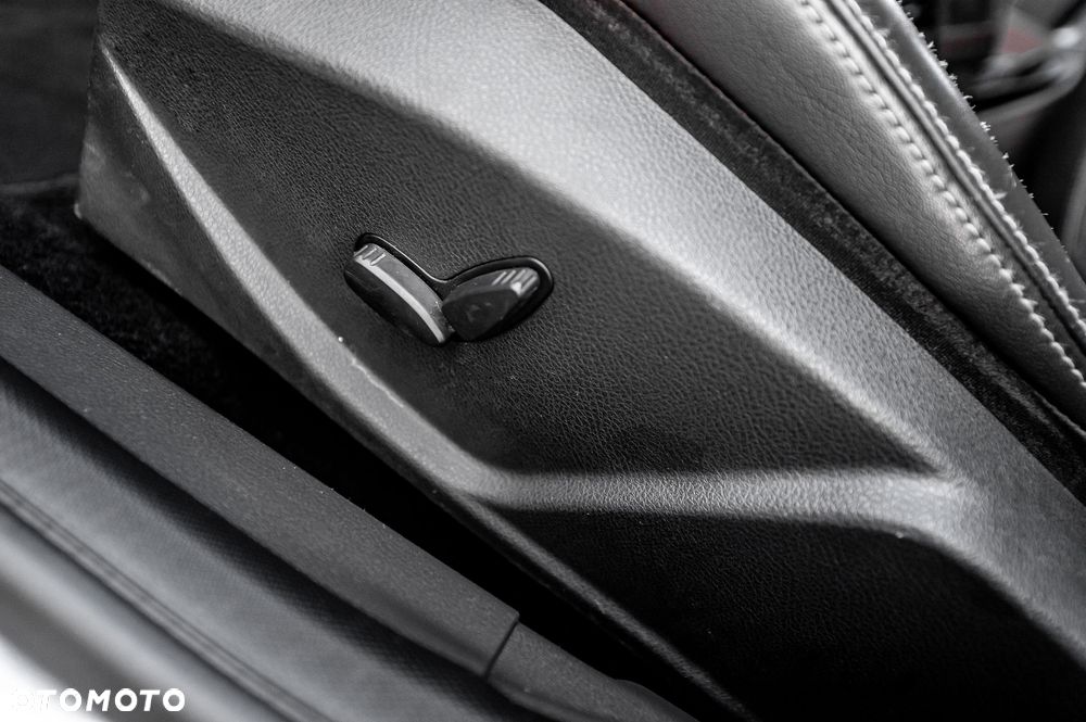 Ford Focus 1.0 EcoBoost Titanium - 25