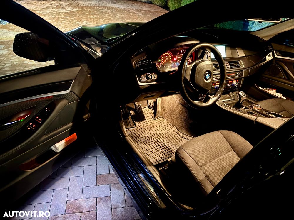 BMW Seria 5 520d Touring - 15