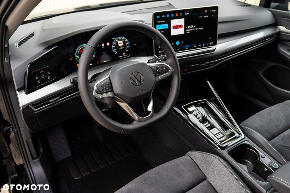 Volkswagen Golf - 11