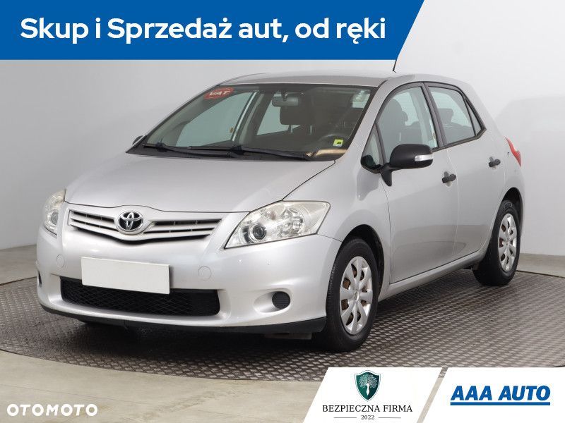 Toyota Auris - 2