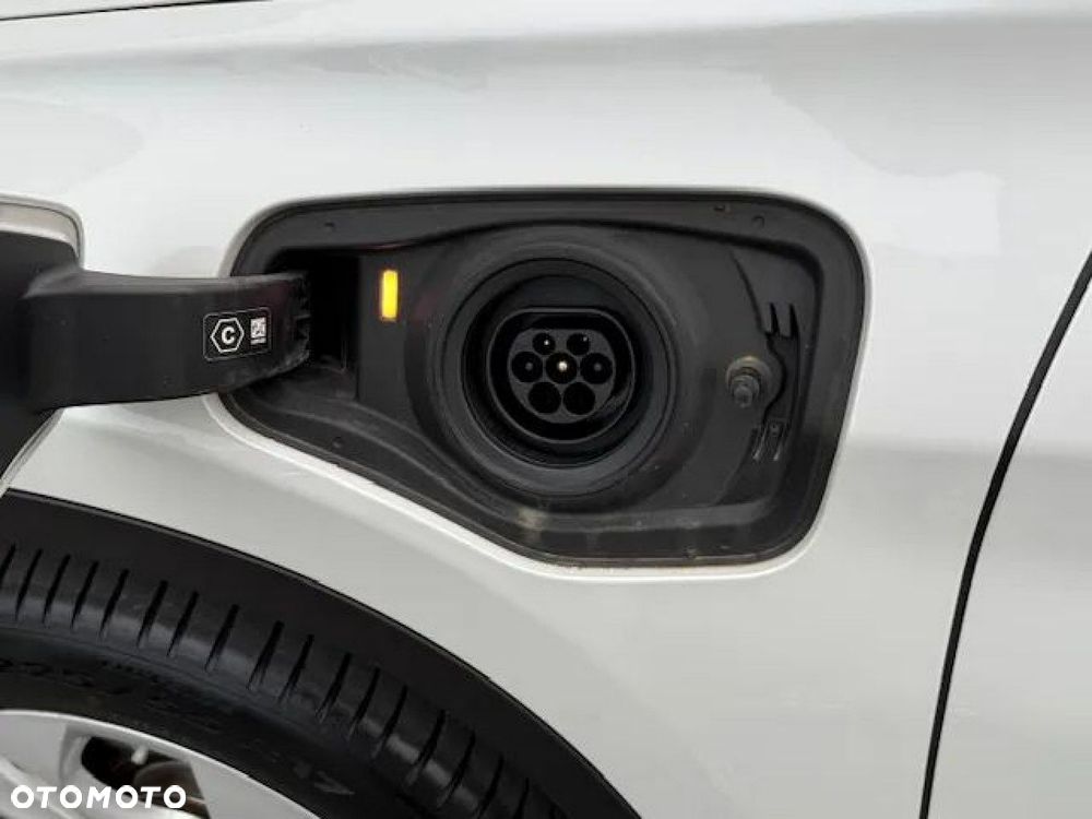 BMW X1 xDrive25e Advantage - 11