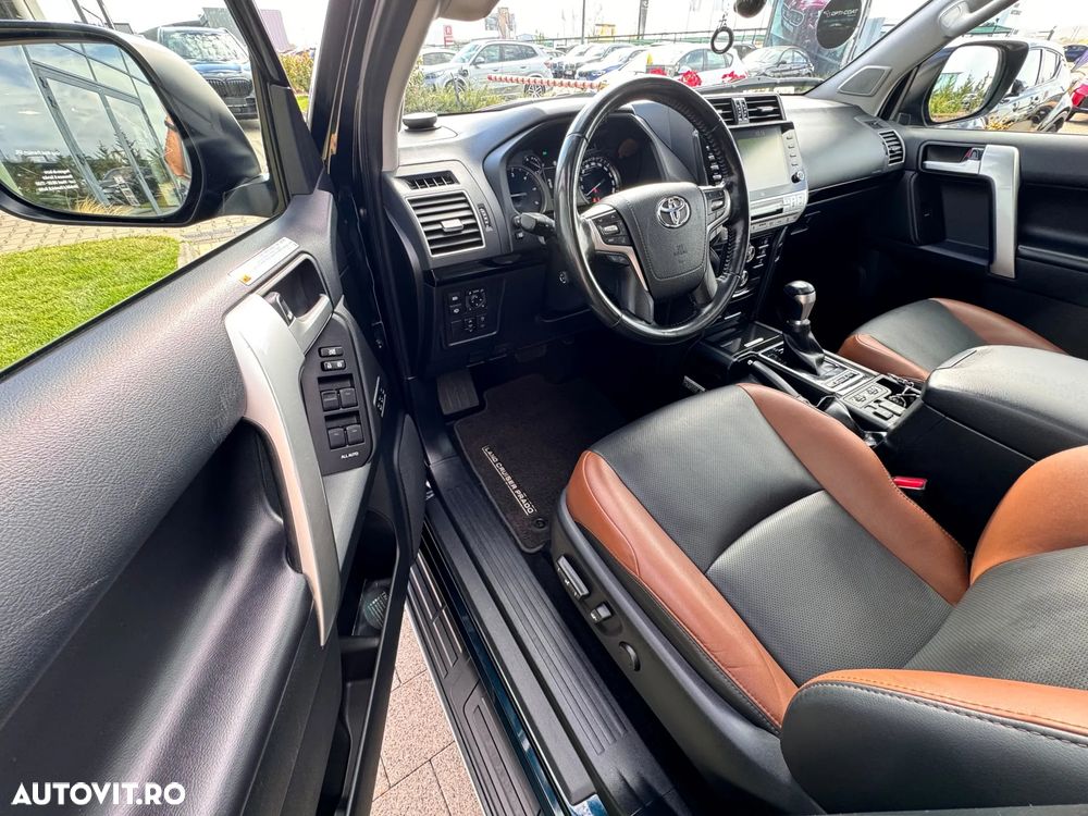 Toyota Land Cruiser 2.8l D-4D 204 CP A/T Luxury Black Matte Edition - 12