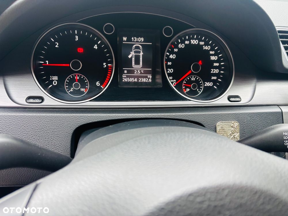Volkswagen Passat 2.0 TDI Comfortline - 4