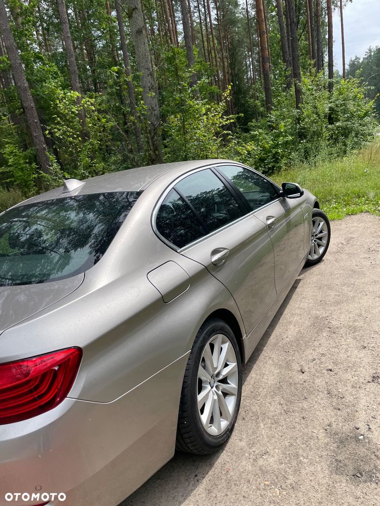 BMW Seria 5 525d Luxury Line - 10
