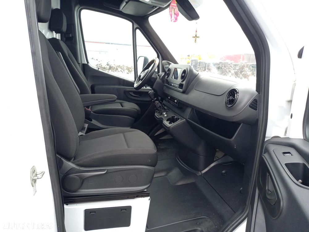 Mercedes-Benz SPRINTER - 14