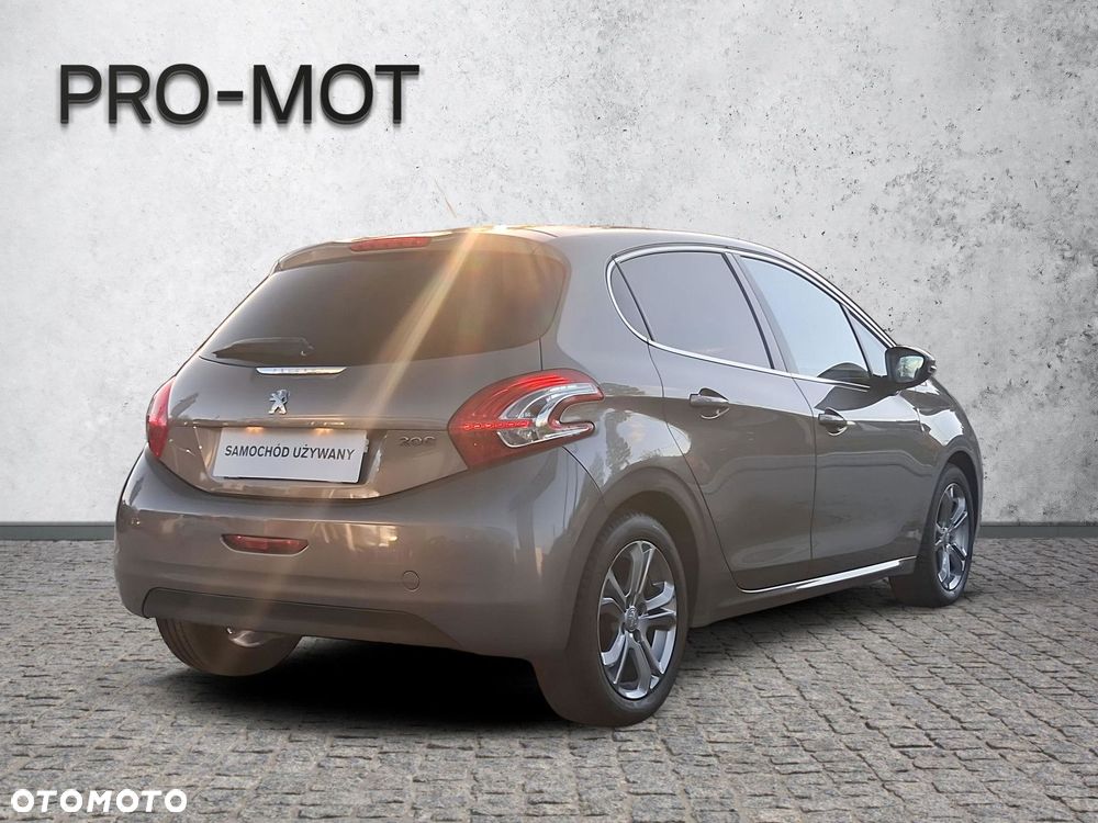 Peugeot 208 - 5