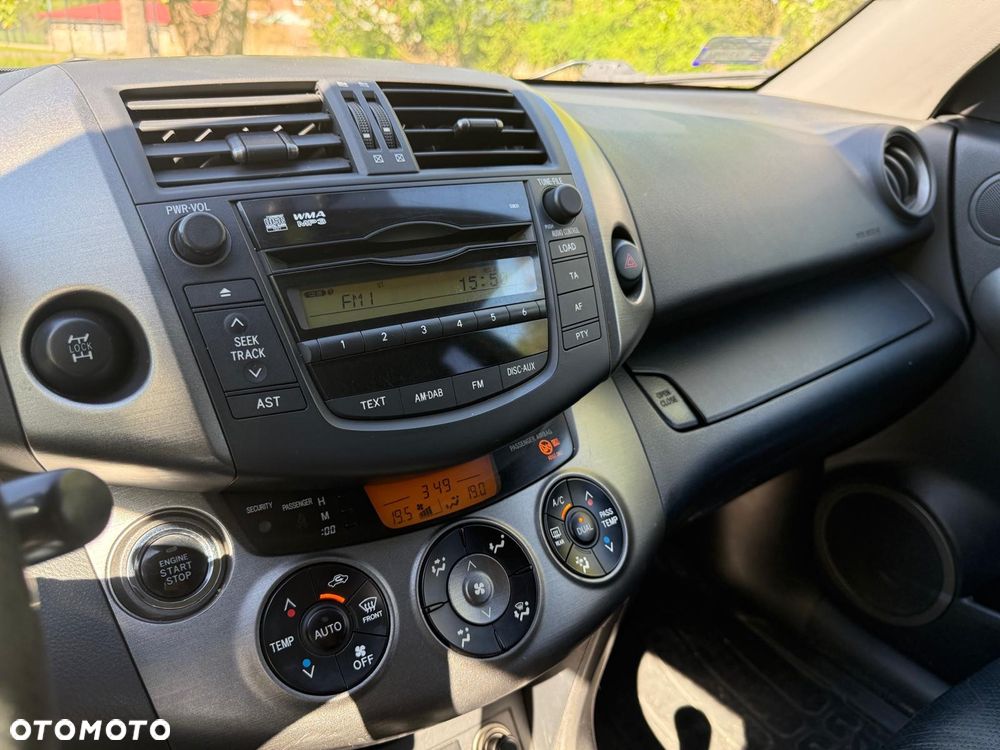 Toyota RAV4 2.2 D-CAT X - 3