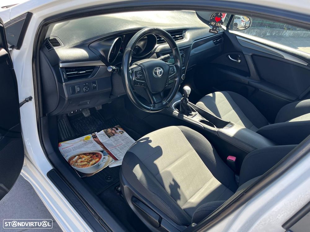 Toyota Avensis - 19