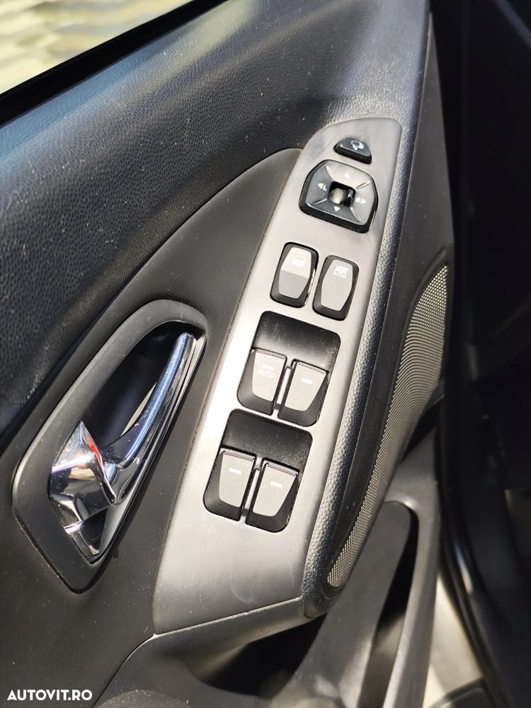 Hyundai ix35 2.0 CRDI 4WD Premium - 14