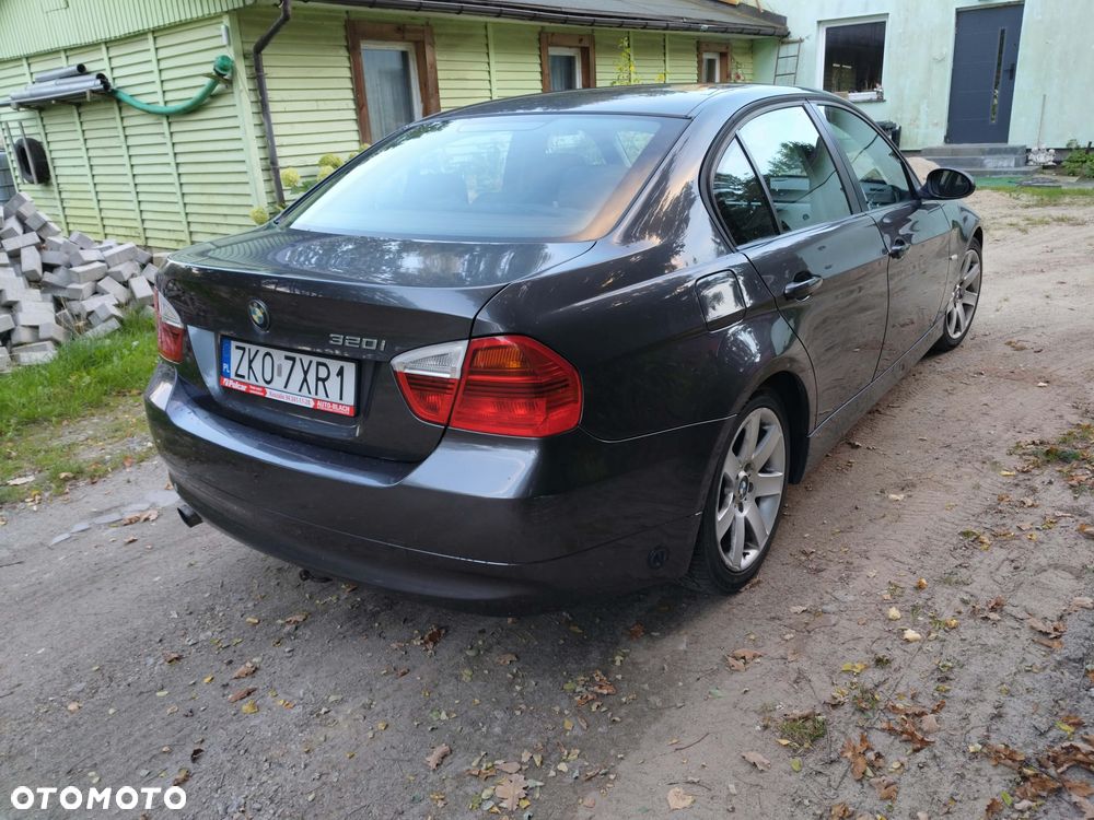 BMW Seria 3 320i - 3