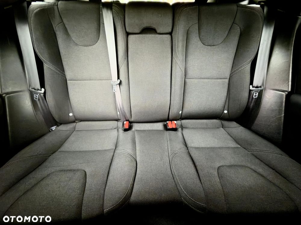 Volvo V40 Cross Country - 21