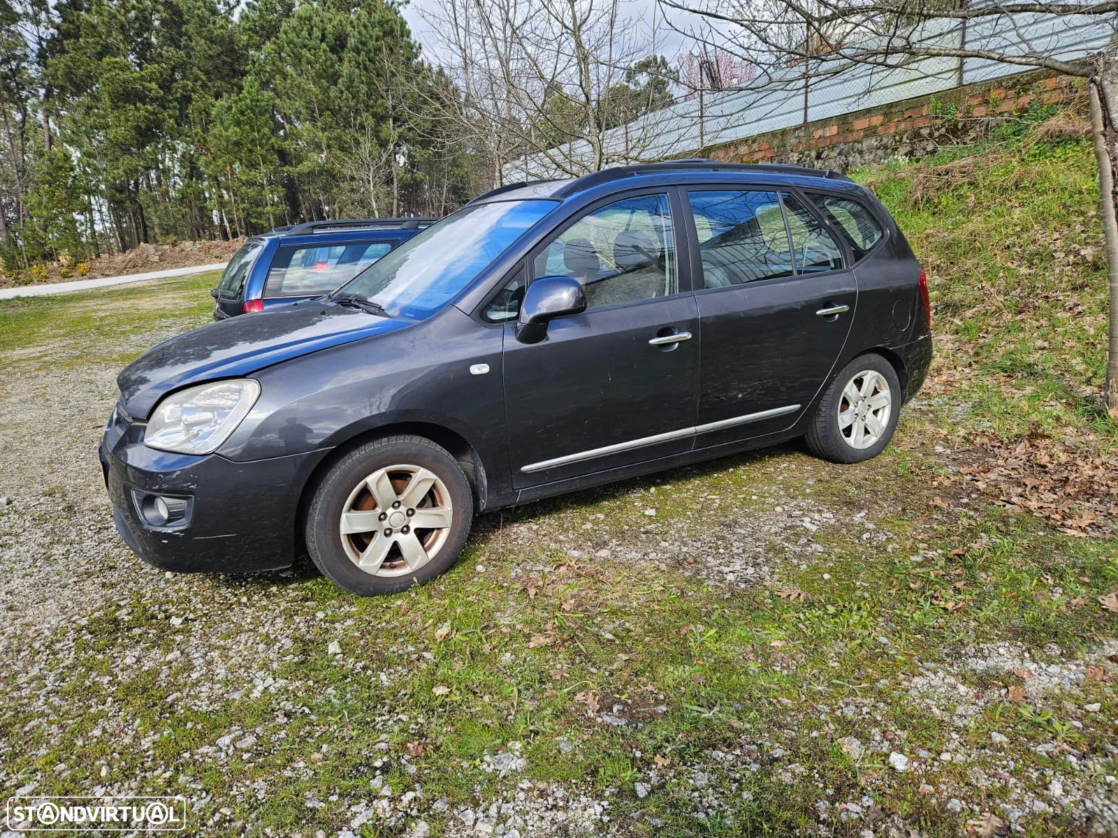 Kia Carens - 2