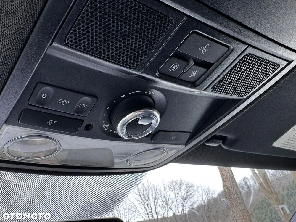 Volkswagen Jetta 2.0 TSI Sportline - 30