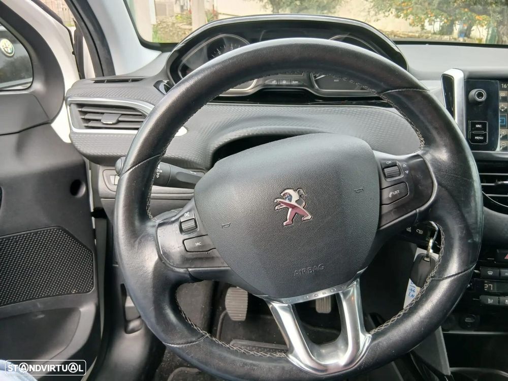 Peugeot 2008 1.6 BlueHDi Allure - 11