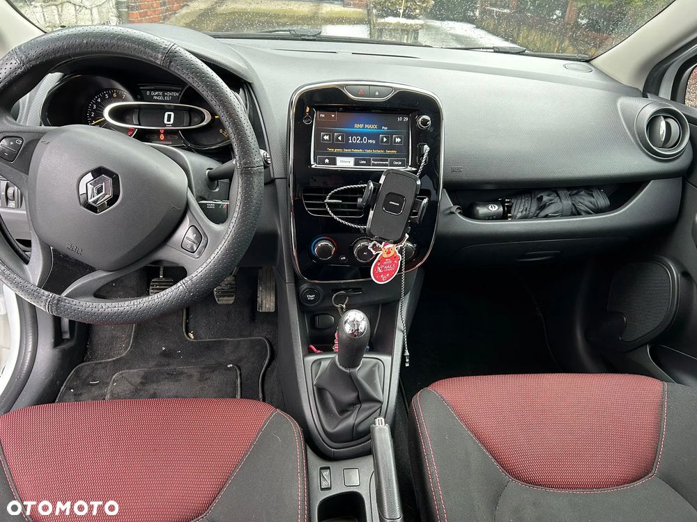 Renault Clio 1.2 16V 75 Life - 8
