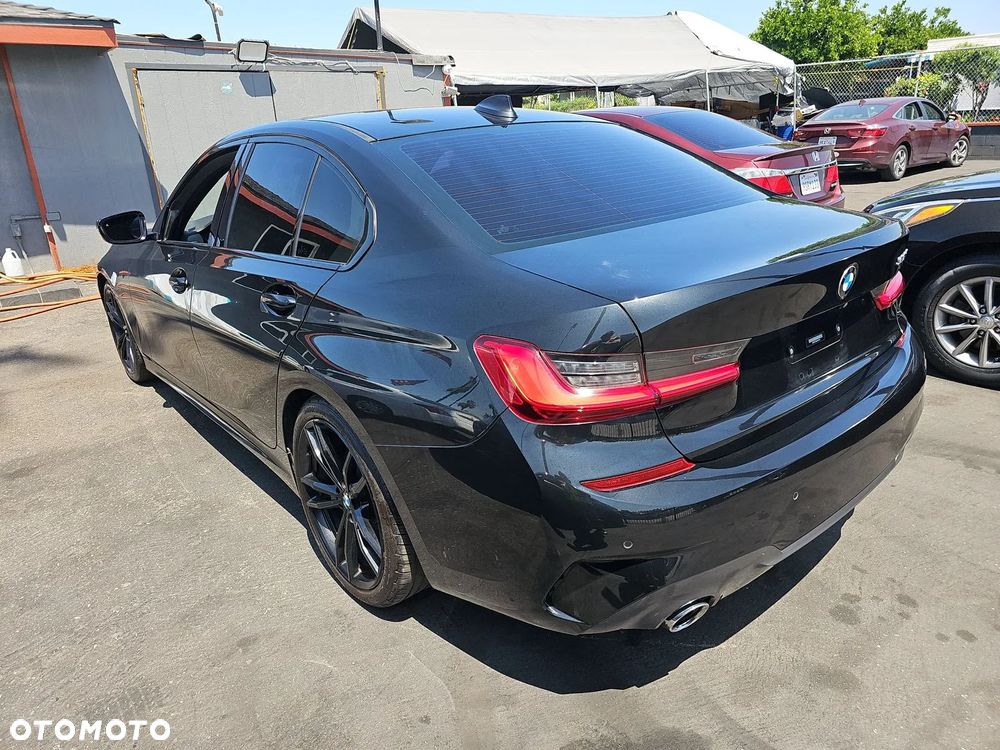 BMW Seria 3 330i M Sport - 5