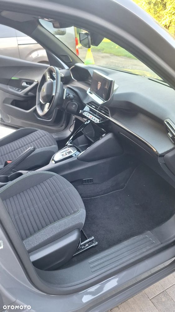 Peugeot 2008 PureTech mHEV Active e-DCS6 - 11