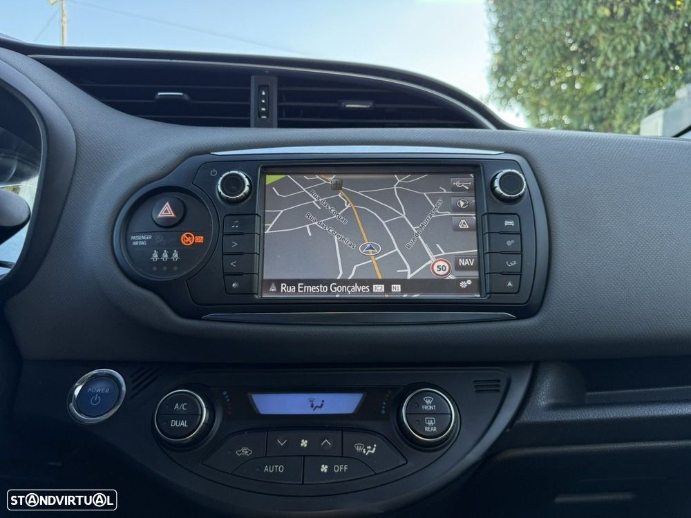 Toyota Yaris 1.5 HSD Comfort - 12