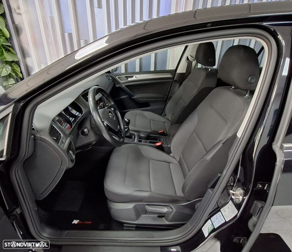 VW Golf 1.6 TDi Highline - 20