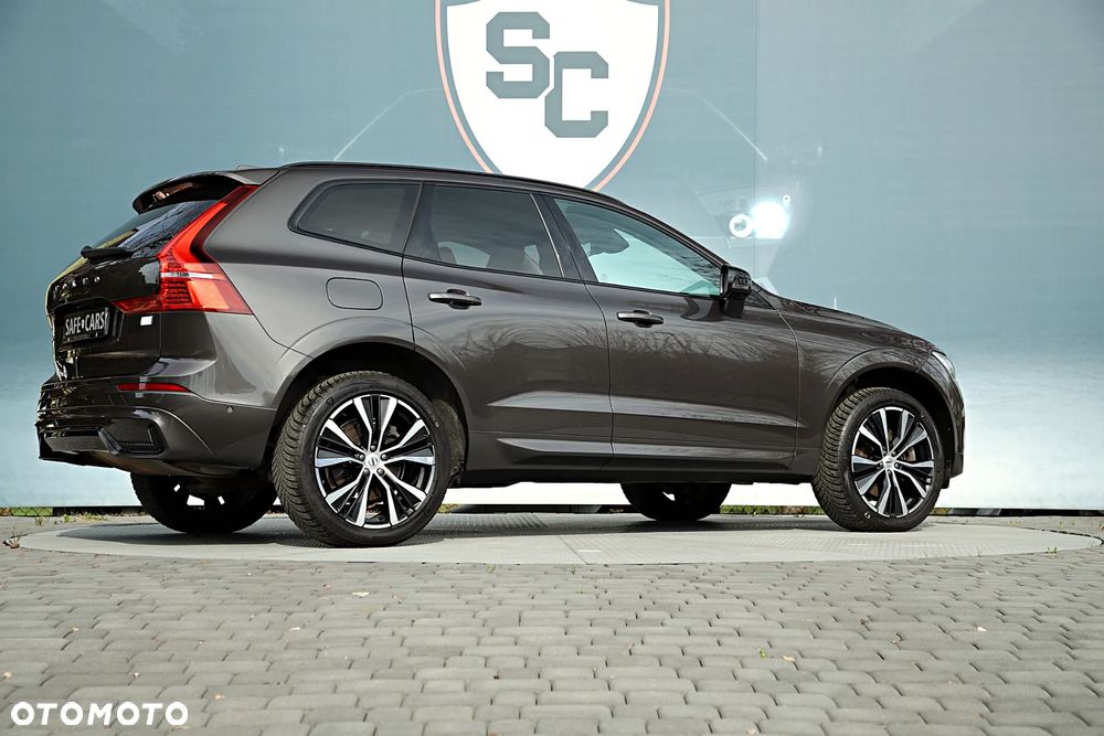 Volvo XC 60 T8 Plug-In Hybrid AWD Ultimate Dark - 9