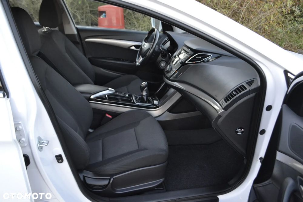 Hyundai i40 1.6 GDI Comfort + - 21