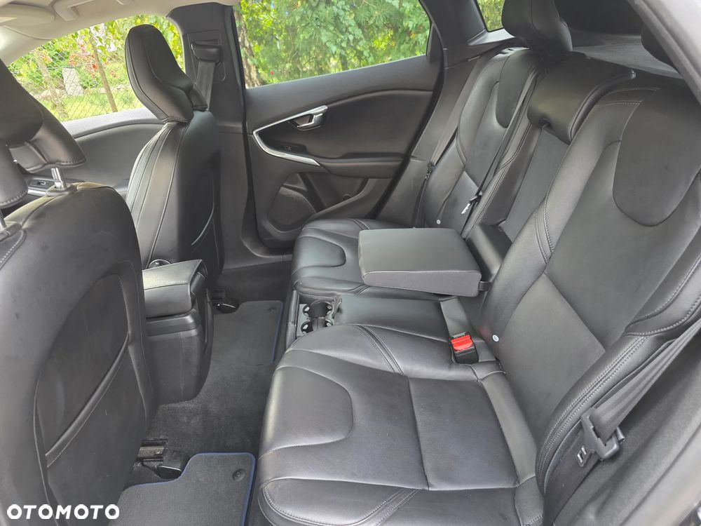 Volvo V40 D4 You - 33